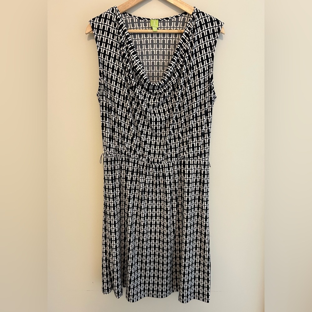 Tristan Black & White Geometric Midi Dress MADE IN CANADA 🇨🇦 Women’s Size Large